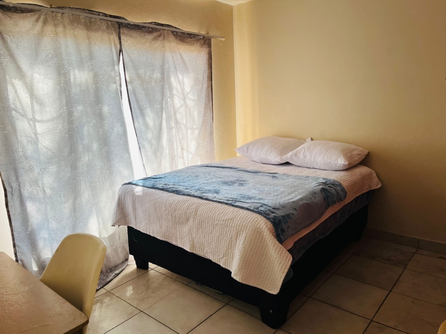 2 Bedroom Property for Sale in Waterval East North West